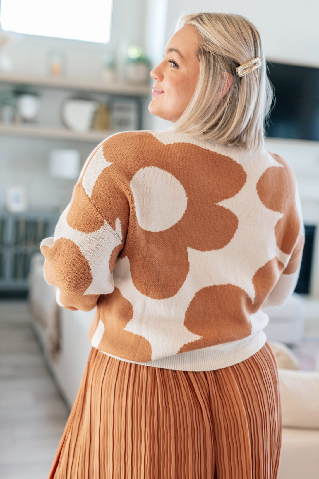 Bigger is Better Mod Floral Sweater - Lavish Fix