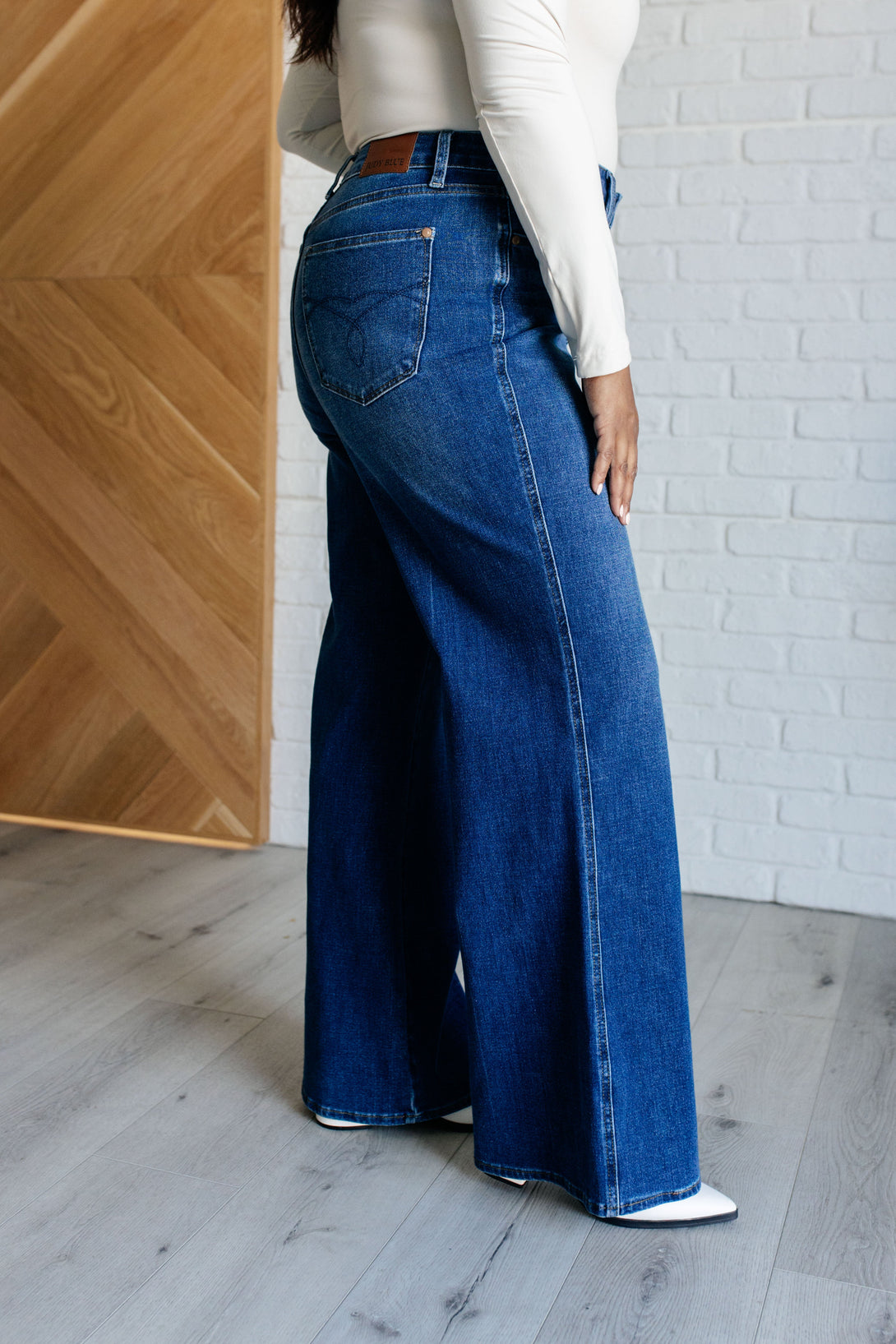 Eliza High Rise Control Top Retro Wide Leg Jeans - Lavish Fix