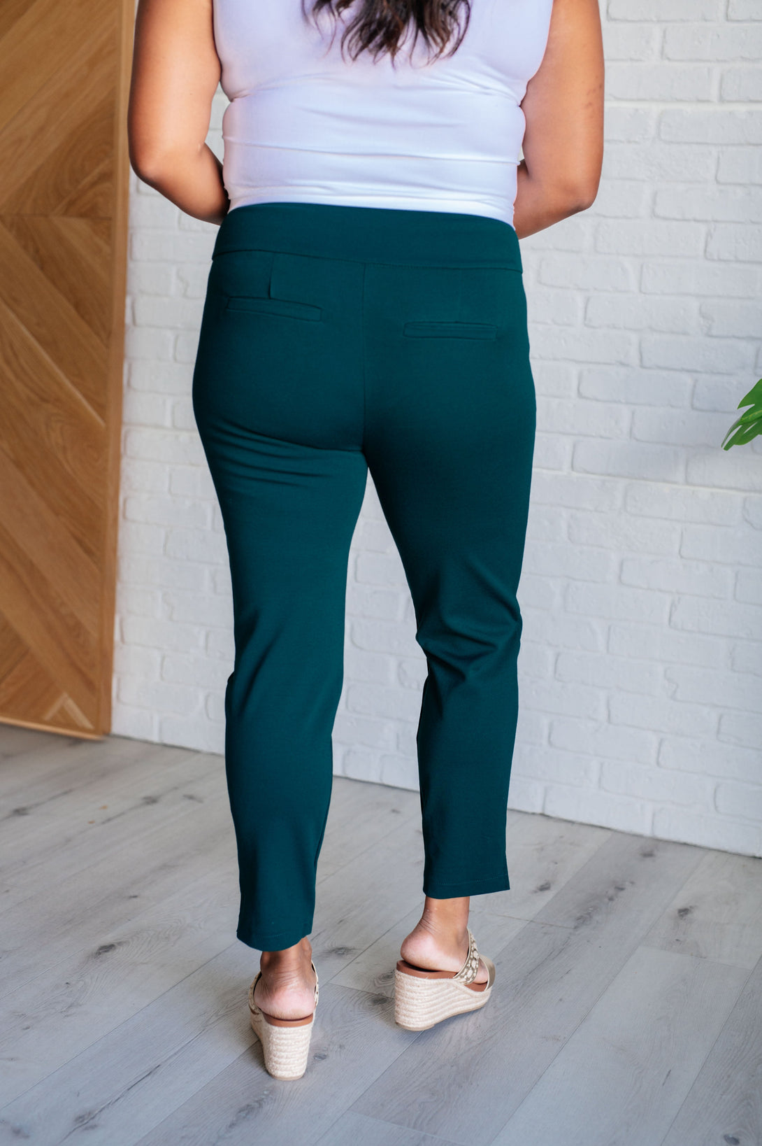 Magic Ankle Crop Skinny Pants in Hunter Green - Lavish Fix