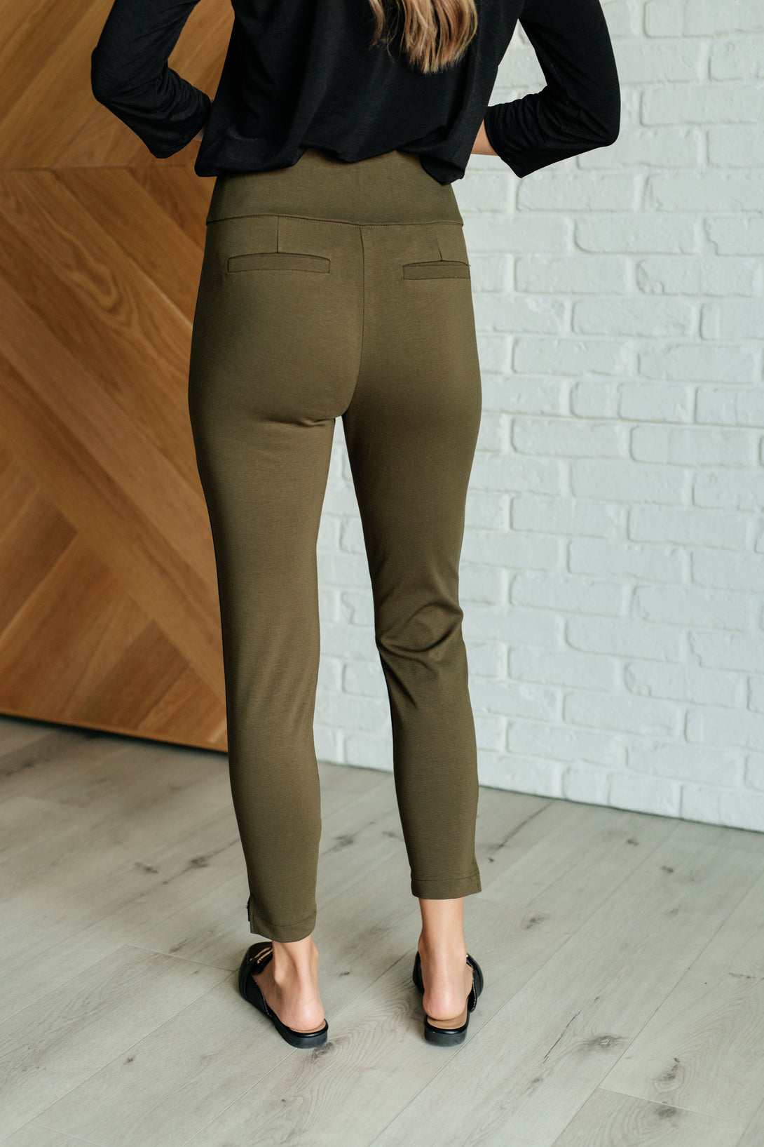 Magic Ankle Crop Skinny Pants in Olive - Lavish Fix