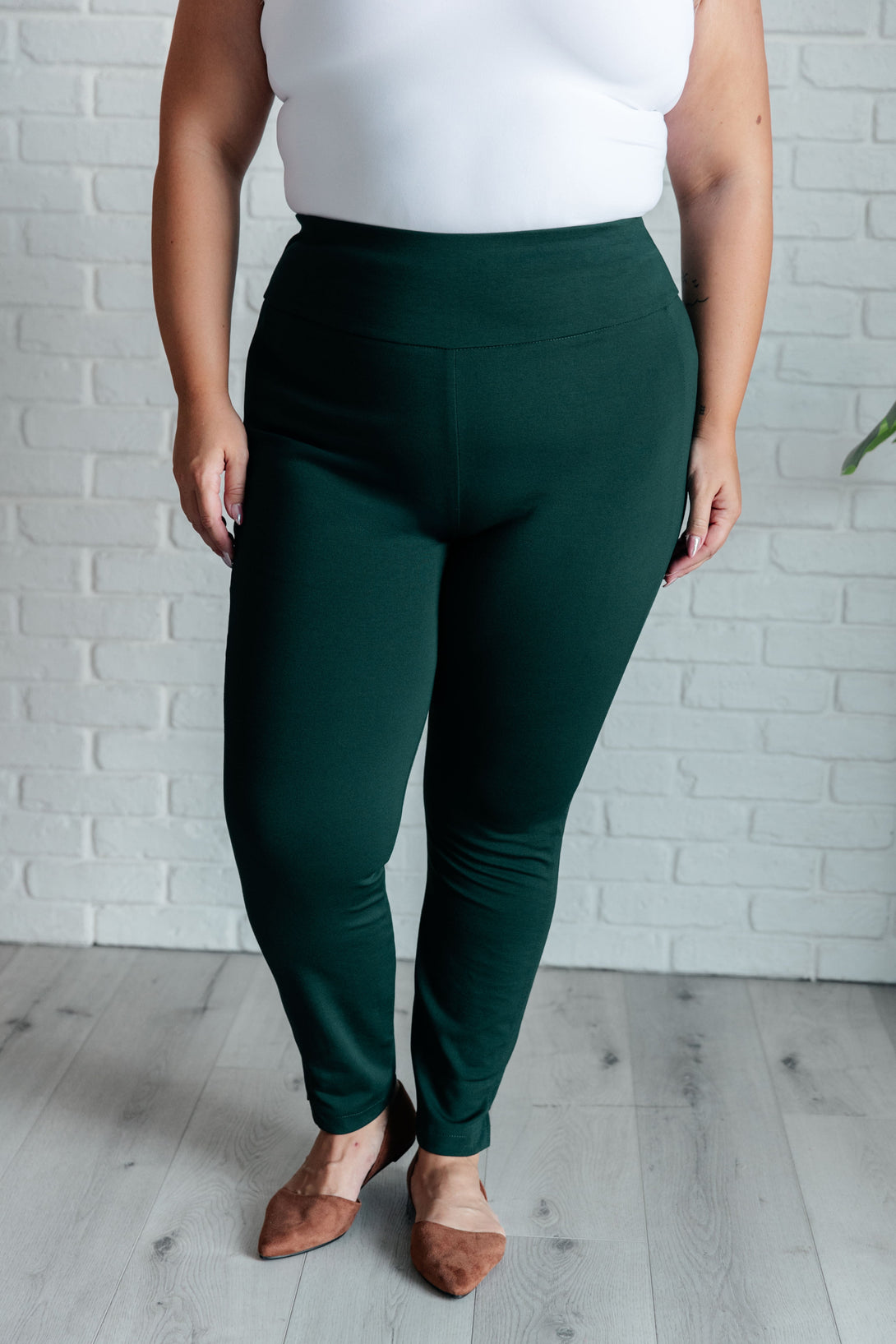 Magic Skinny 28" Pants in Hunter Green - Lavish Fix