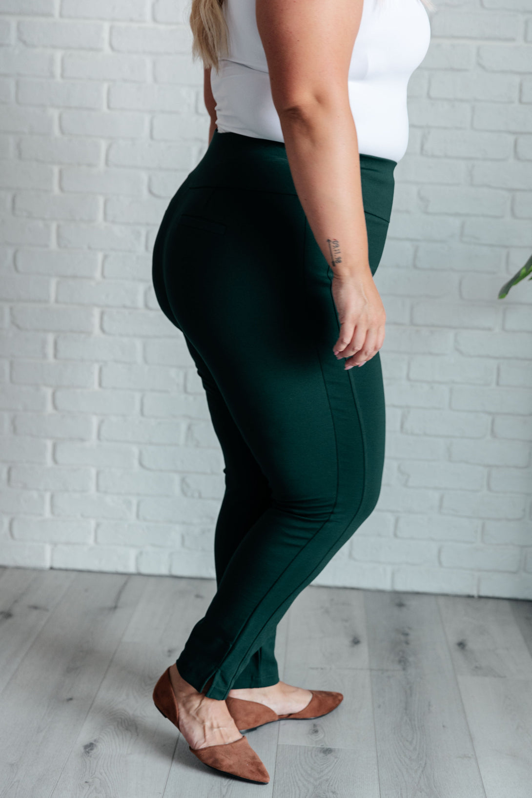 Magic Skinny 28" Pants in Hunter Green - Lavish Fix