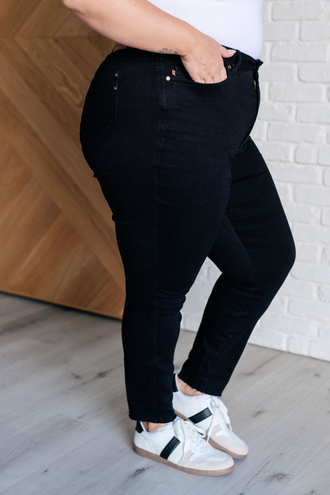 Nicole Tummy Control Skinny Jeans in Black - Lavish Fix