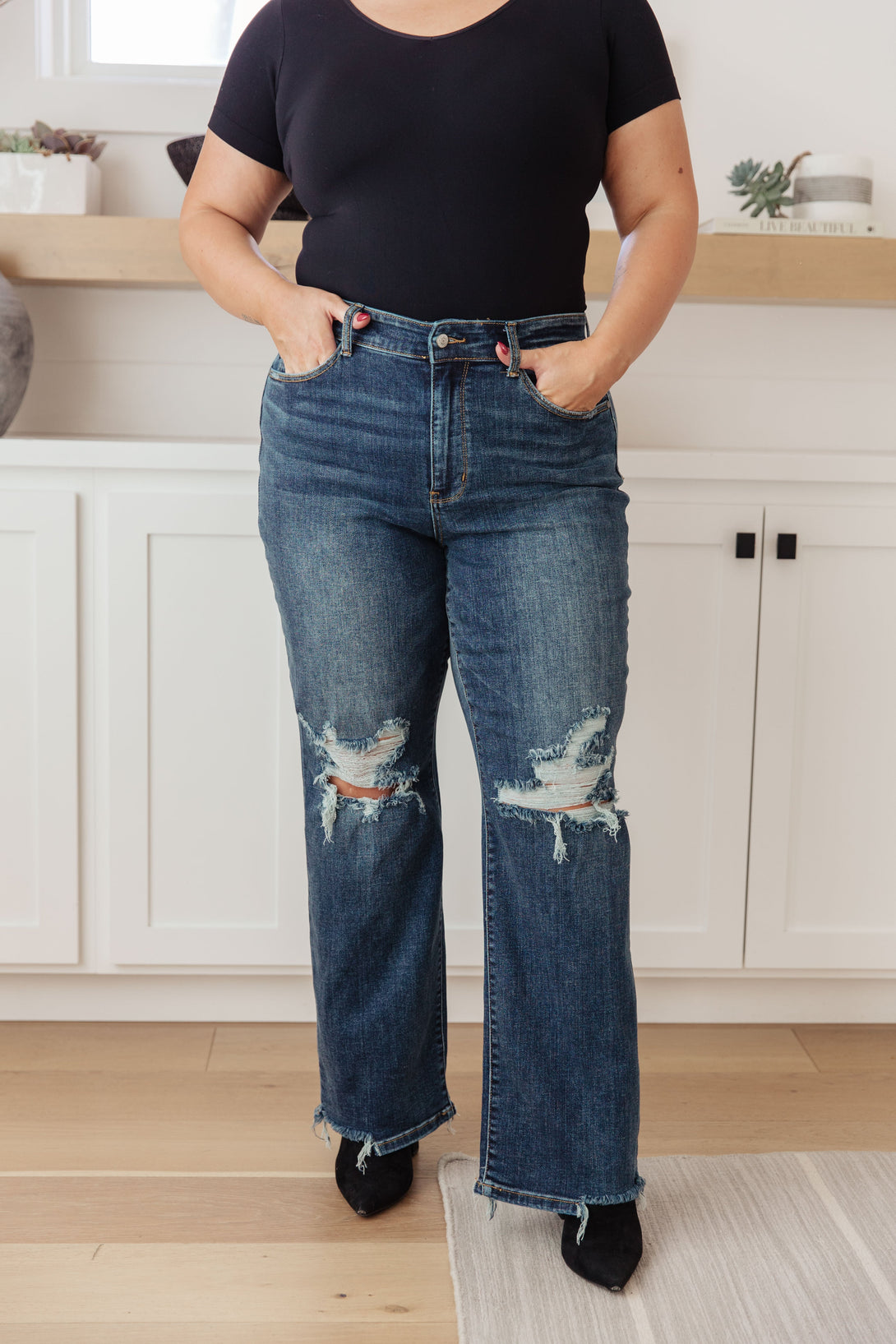 Rose High Rise 90's Straight Jeans in Dark Wash - Lavish Fix