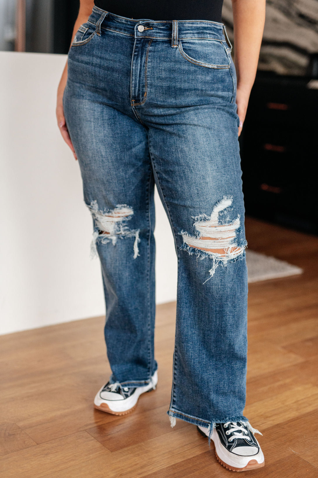 Rose High Rise 90's Straight Jeans in Dark Wash - Lavish Fix