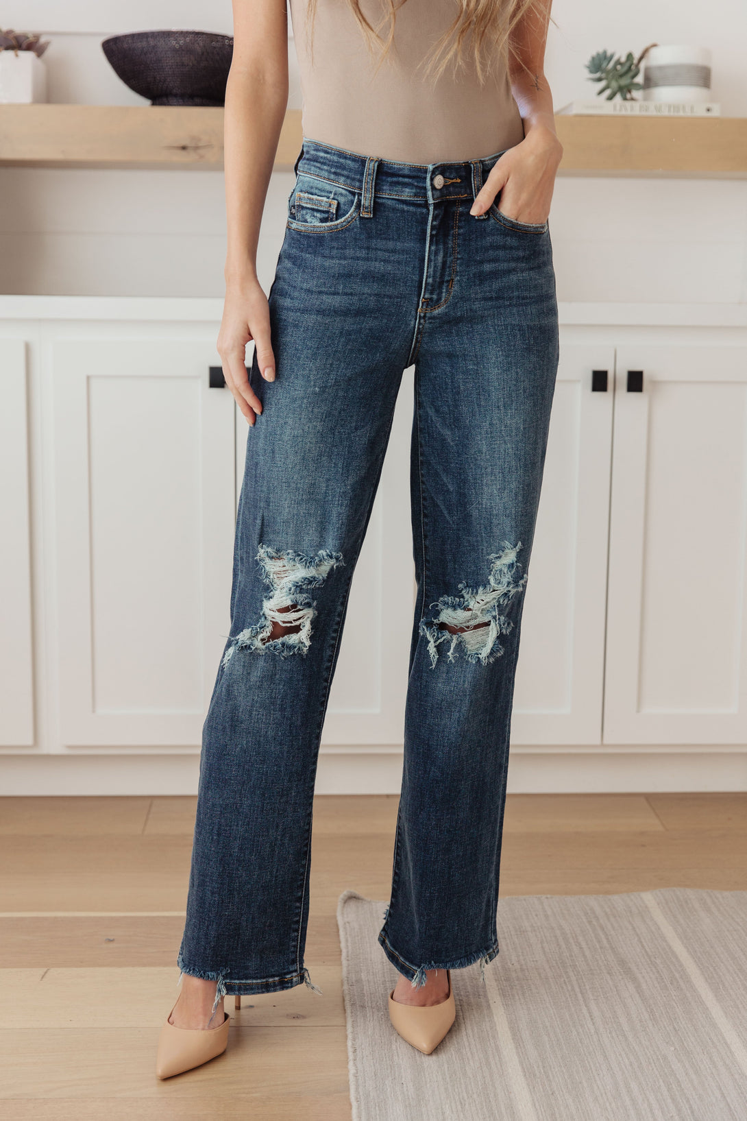 Rose High Rise 90's Straight Jeans in Dark Wash - Lavish Fix