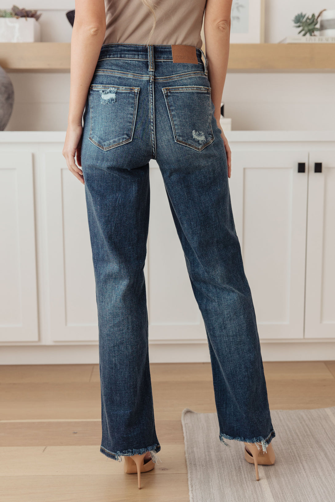 Rose High Rise 90's Straight Jeans in Dark Wash - Lavish Fix