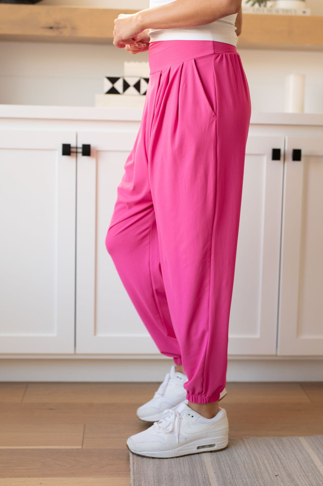 The Motive Slouch Jogger in Hot Pink - Lavish Fix