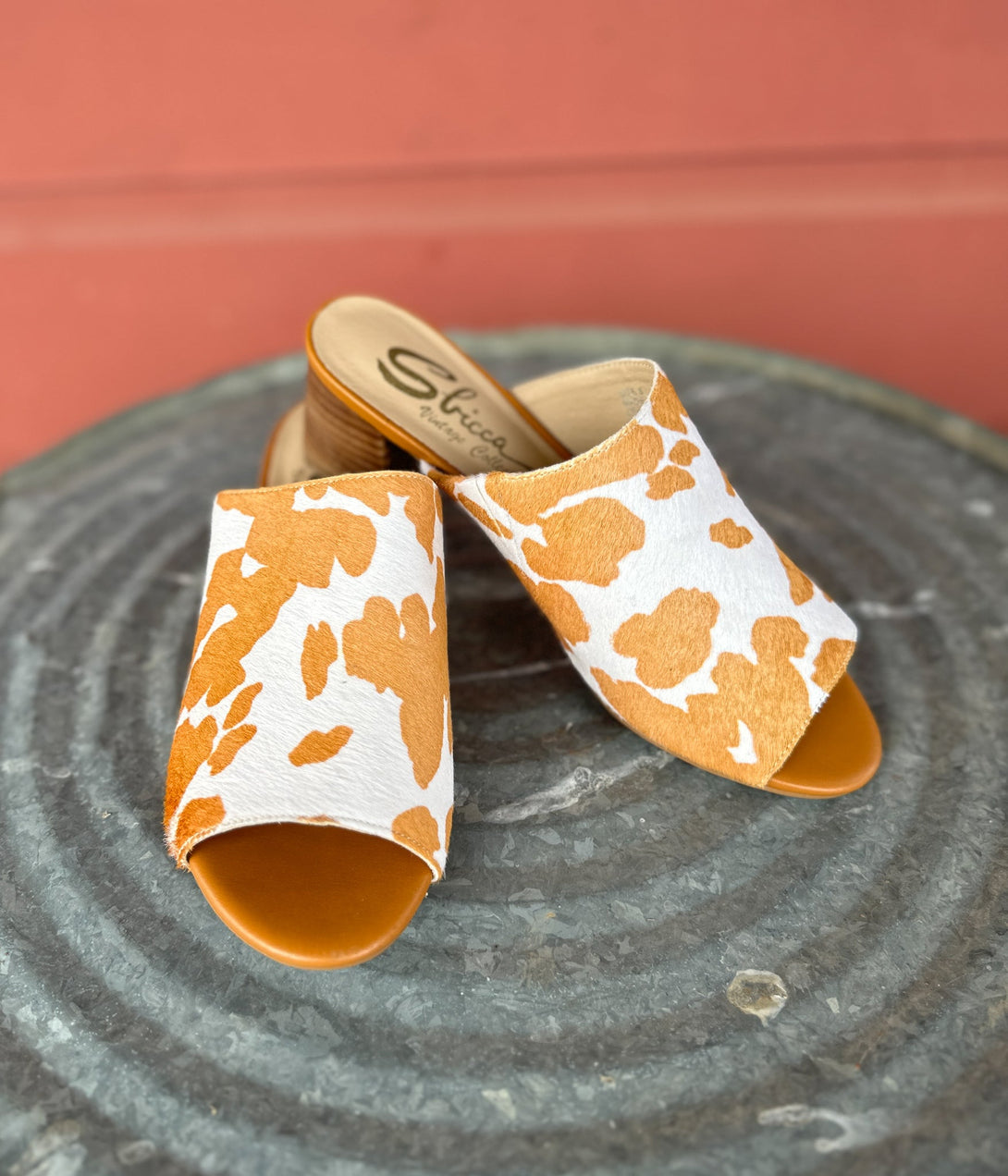 Richwood Peeptoe Tan and White Cowhide Slide - Lavish Fix