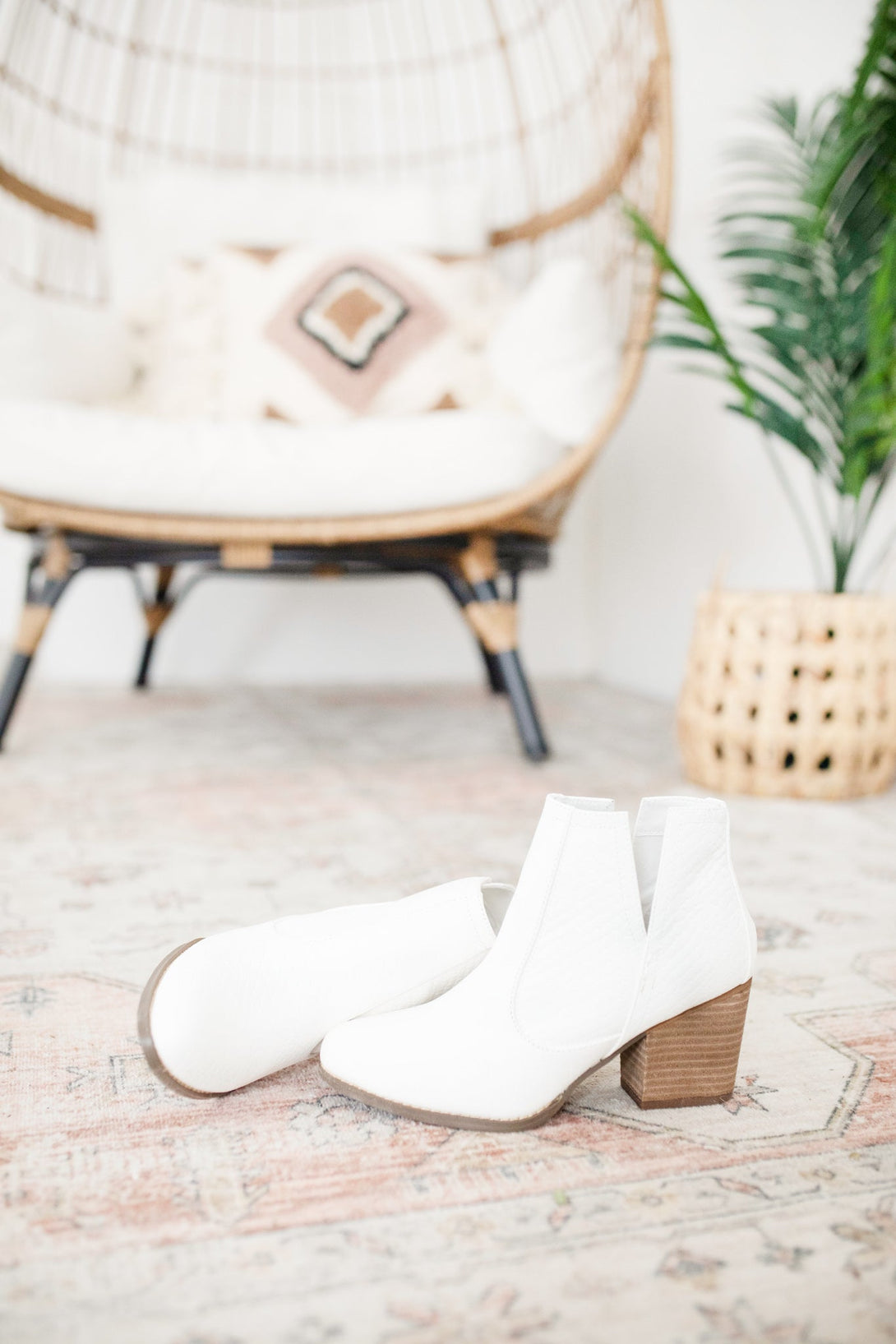 Tarim Bootie in White - Lavish Fix