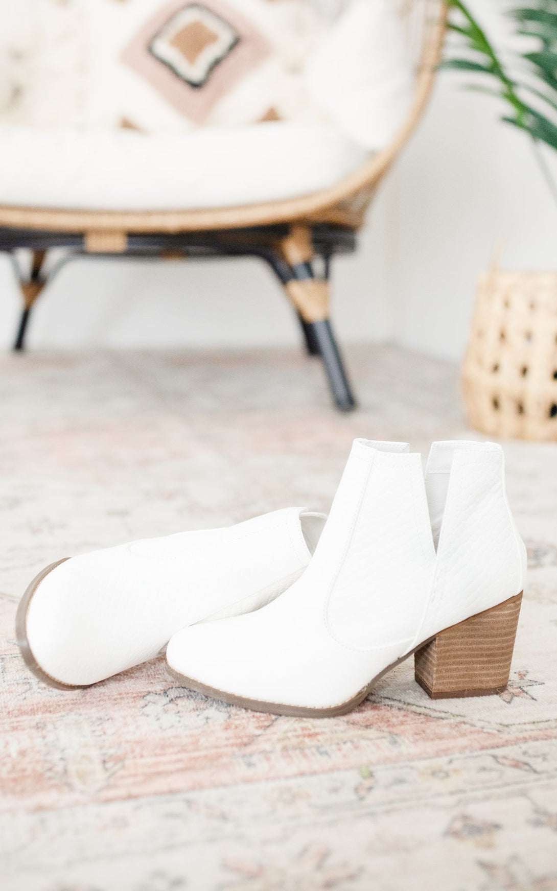 Tarim Bootie in White - Lavish Fix