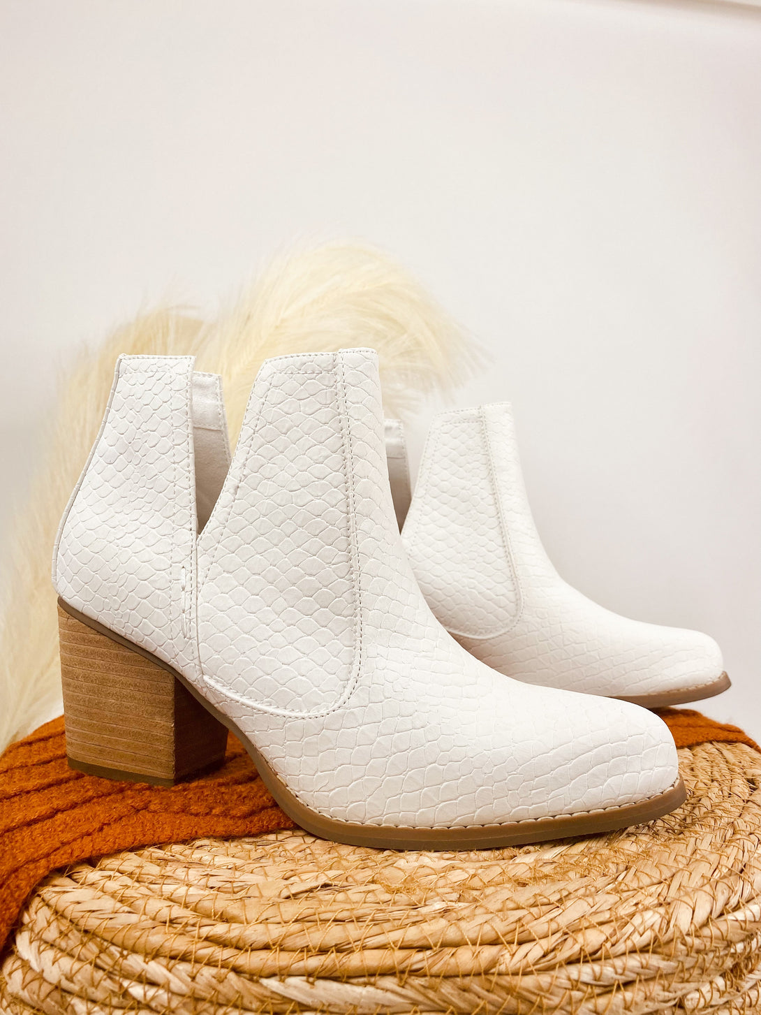 Tarim Bootie in White - Lavish Fix